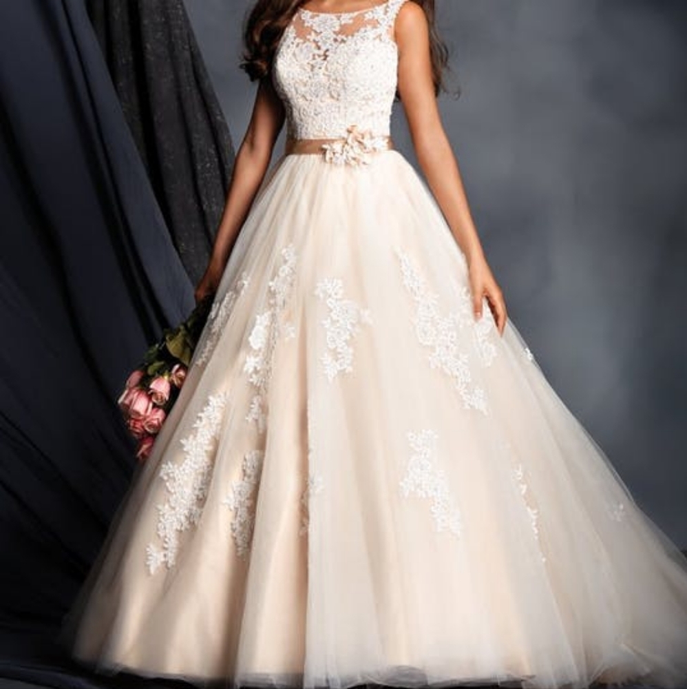 Alfred Angelo 2508 Ivory/Champagne Wedding Dress - Size 8 - Semi-C